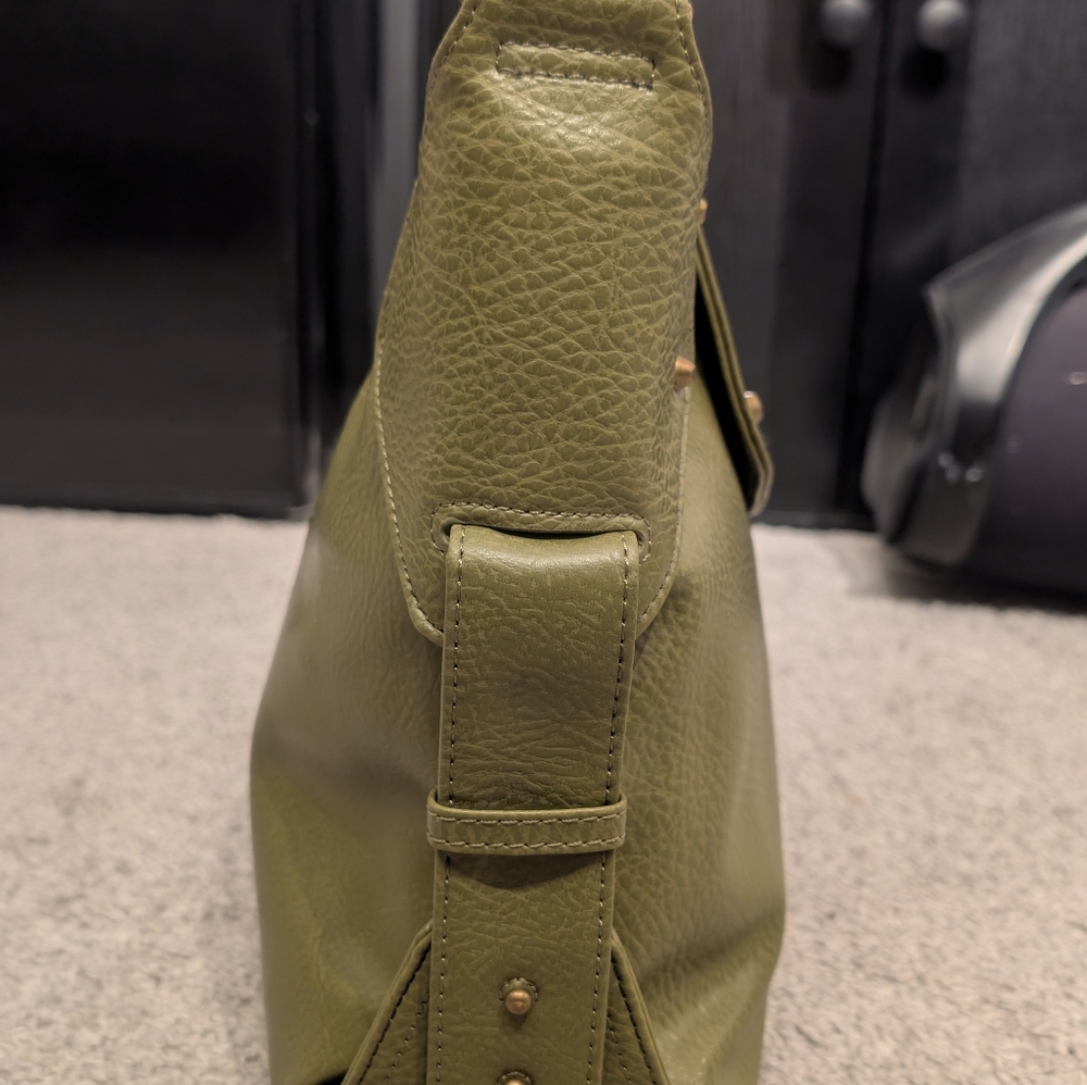 Matt & Nat Olive Green Vegan Leather Hobo Bag Like New - Picture 6 of 16